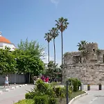 公寓 Kostas 2 *