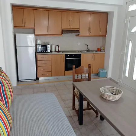 Apartamento Kostas 2 *