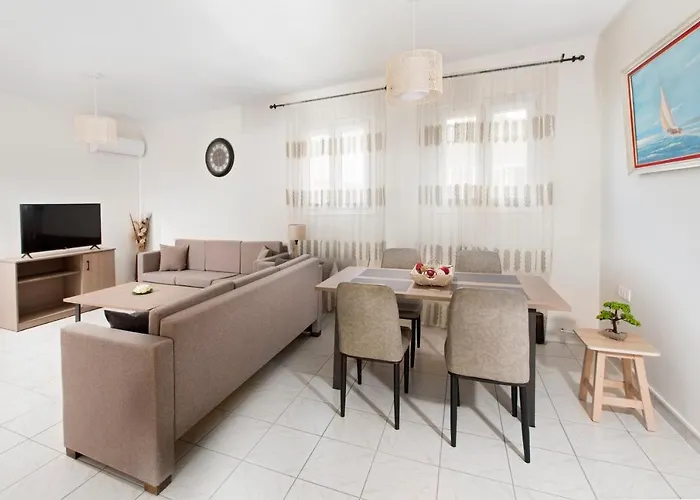 Kostas 2 העיירה קוס